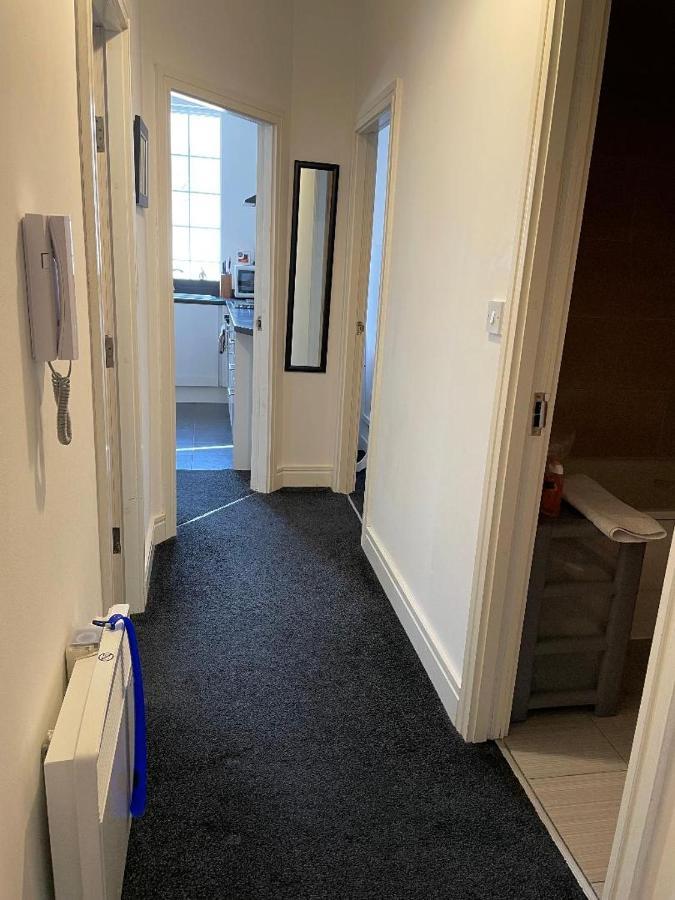 2 Bedroom Apartment In Kidderminster Exterior photo