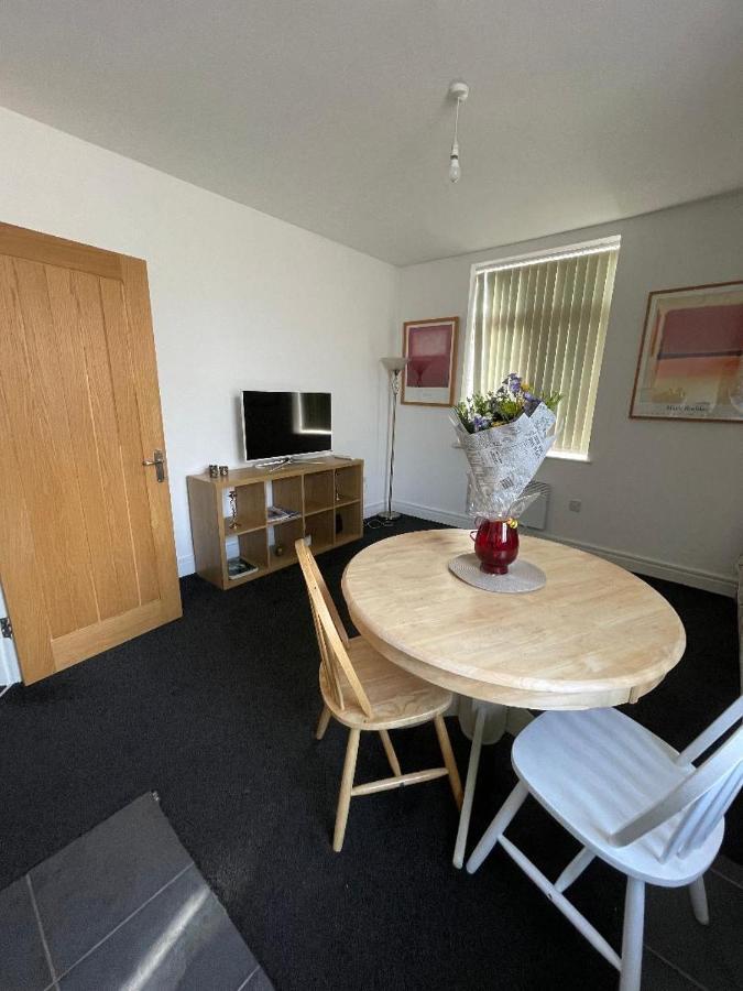 2 Bedroom Apartment In Kidderminster Exterior photo