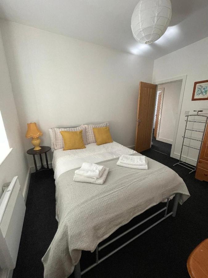 2 Bedroom Apartment In Kidderminster Exterior photo