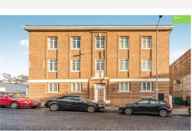 2 Bedroom Apartment In Kidderminster Exterior photo